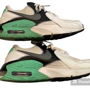 Woman’s Nike AirMax